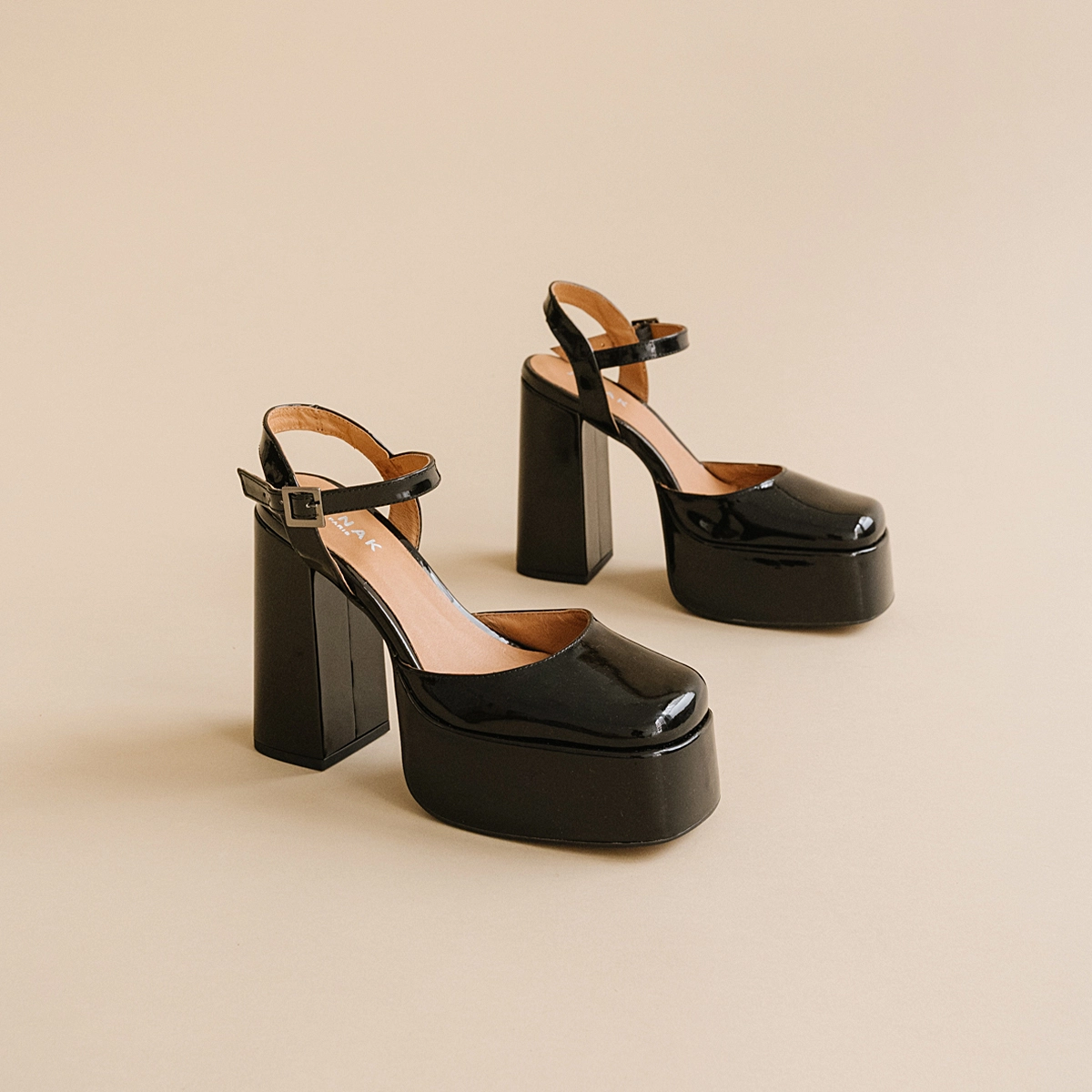 Babies à plateformes et brides en vernis noir | BACHELIER | Jonak