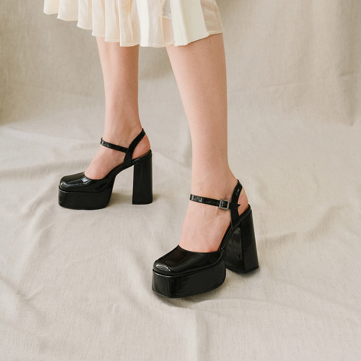 Babies à plateformes et brides en vernis noir | BACHELIER | Jonak