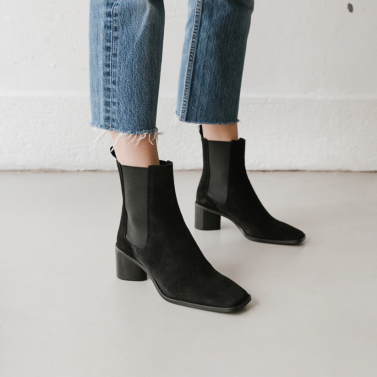 Bottines à talons moyens, bouts carrés et é... en croute noir | BERGAMOTE | Jonak
