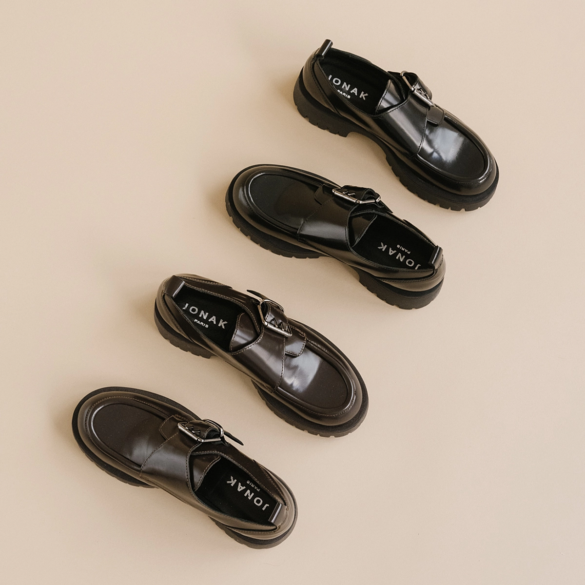 Derbies à talons plats, boucles et coutu... en cuir glacé noir | RAID | Jonak