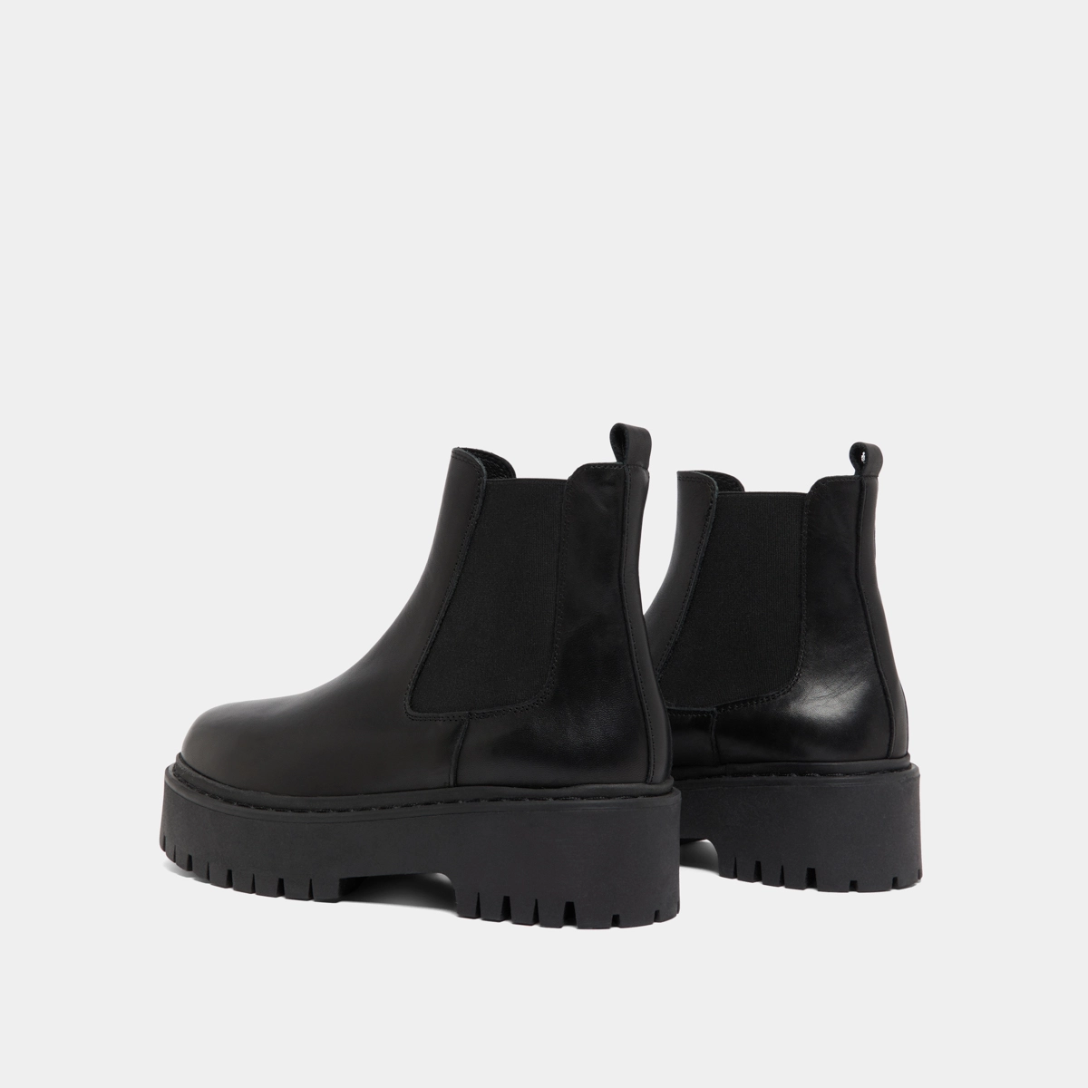 Boots à plateformes et bouts ronds en cuir noir | RAVIE | Jonak