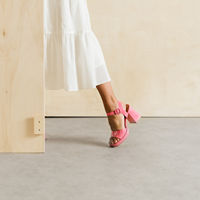 Sandales à brides et plateformes en vernis rose | DIVINA | Jonak