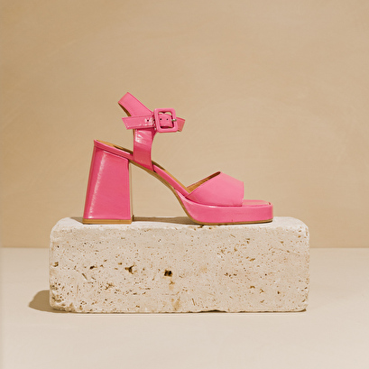 Sandales à brides et plateformes en vernis rose | DIVINA | Jonak