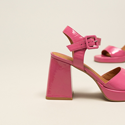 Sandales à brides et plateformes en vernis rose | DIVINA | Jonak