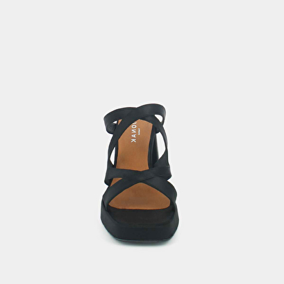 Sandales à talons et bouts carrés en satin noir | DIVIN | Jonak