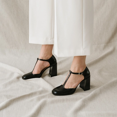 Salomés à talons hauts et bouts carrés a... en cuir brillant noir | VALLON | Jonak