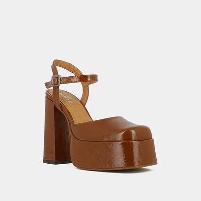 Babies à plateformes et brides cognac