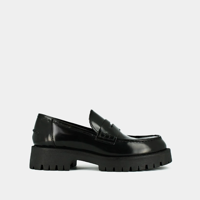 Mocassins &agrave; semelles crant&eacute;es en cuir glac&eacute; noir | RIMANA | Jonak