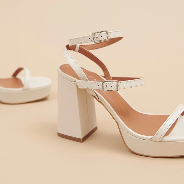 Sandales à brides et plateformes en cuir vieilli écru | VLADO | Jonak