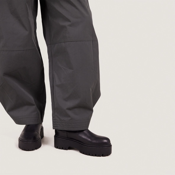 Boots à plateformes et bouts ronds en cuir noir | RAVIE | Jonak