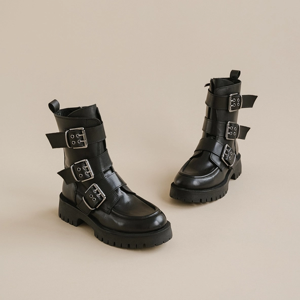 Boots à semelles crantées et sangles en cuir noir | RUNNER | Jonak