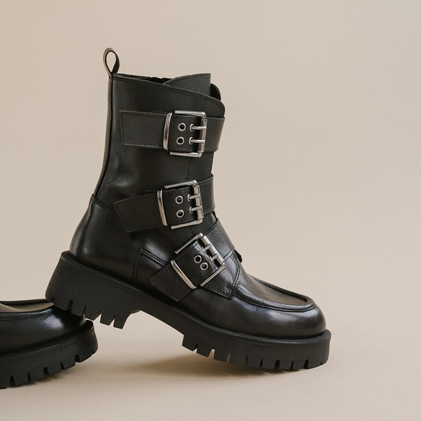 Boots à semelles crantées et sangles en cuir noir | RUNNER | Jonak