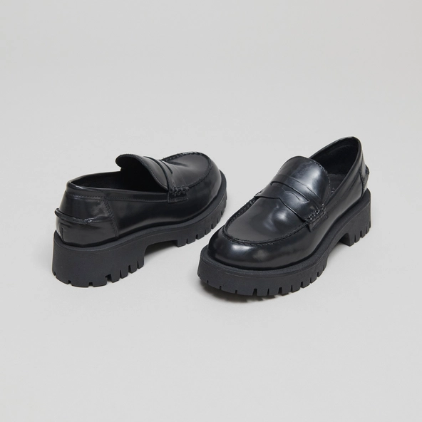 Mocassins à semelles crantées en cuir glacé noir | RIMANA | Jonak