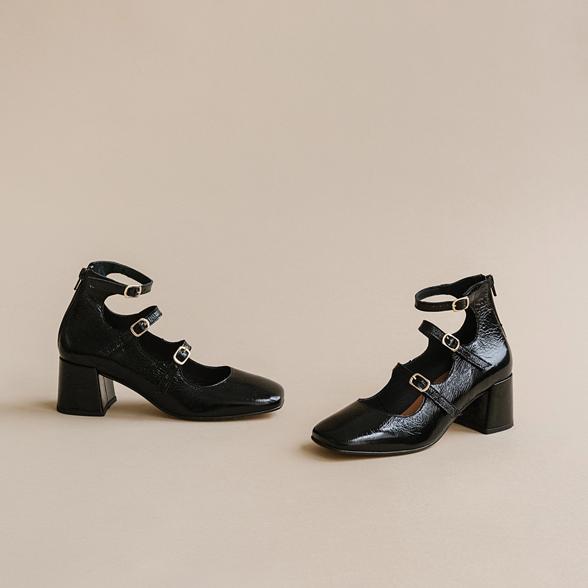 Babies à brides et talons en cuir brillant noir | ARENA | Jonak