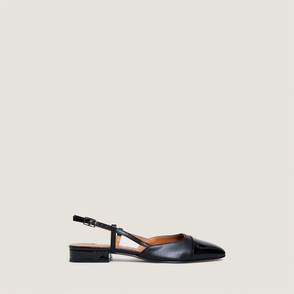 Ballerines slingbacks en vernis et cuir noir | DHAPOU | Jonak