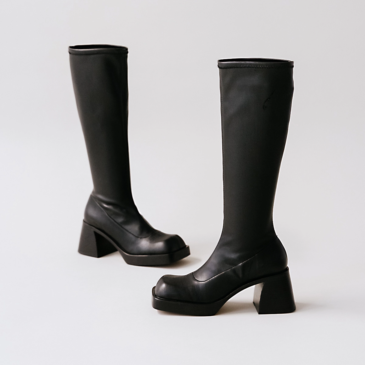 Bottes hautes à bouts carrés en textile noir | BALLOT | Jonak