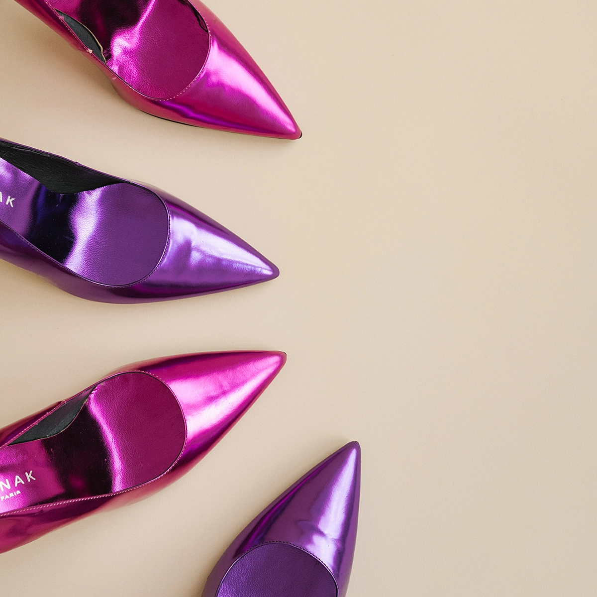 Escarpins à bouts pointus et talons en cuir metallisé violet | DINERA | Jonak