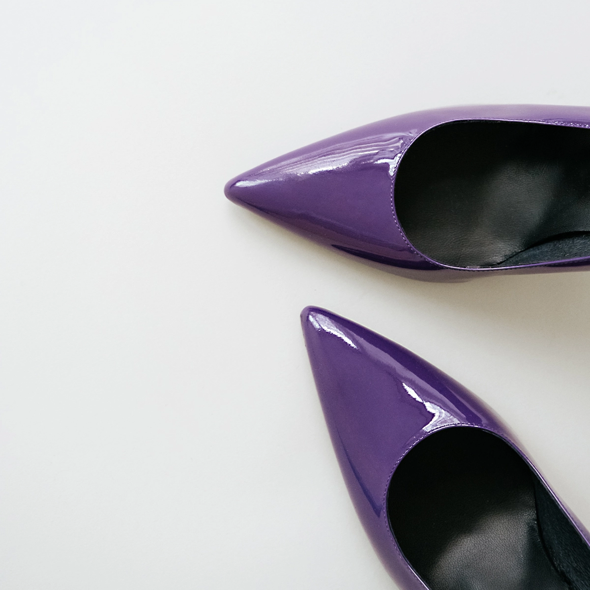 Escarpins à bouts pointus en cuir verni violet | DINERO | Jonak
