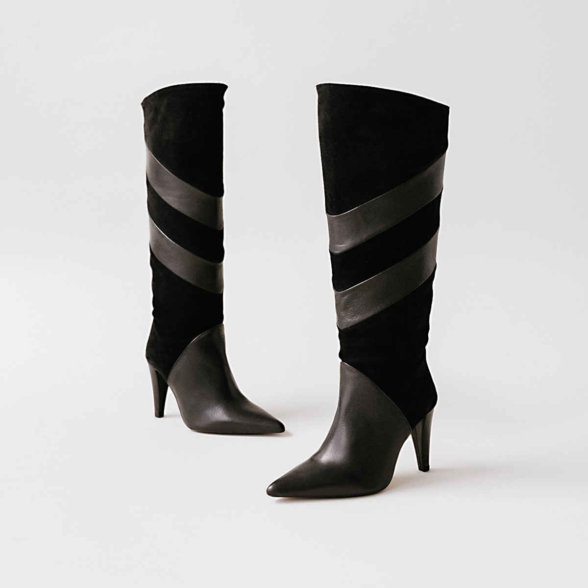 Bottes hautes à bouts pointus en cuir et croute noir | BIAGGIO | Jonak