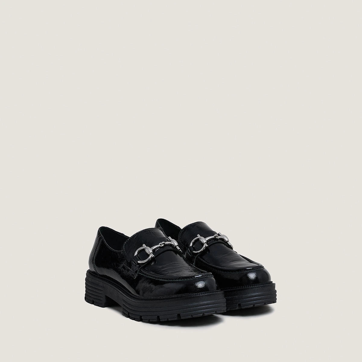 Mocassins &agrave; mors et semelles crant&eacute;es en vernis pliss&eacute; noir | ANTON | Jonak