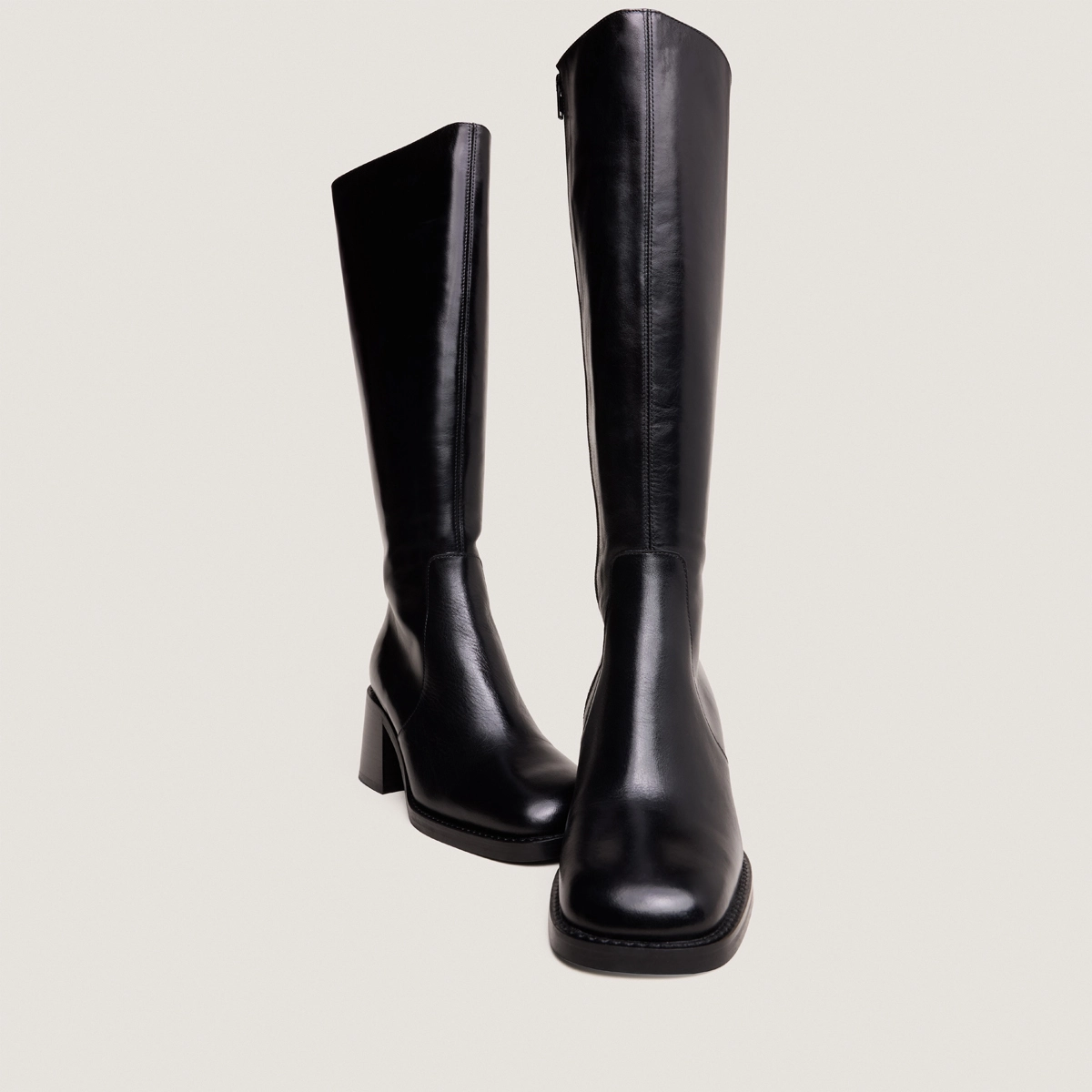 Bottes à talons épais et bouts carrés en cuir noir | DIOU | Jonak