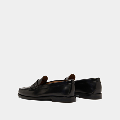 Mocassins à bouts ronds en cuir glacé noir | ODELYA | Jonak