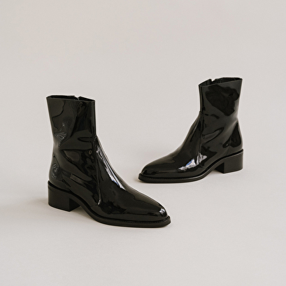 Bottines à bouts pointus en vernis noir | DILARA | Jonak