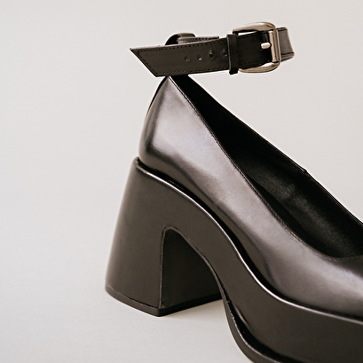 Babies à plateformes en cuir noir | BARTH | Jonak