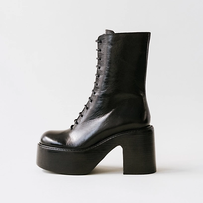 Boots &agrave; plateformes et lacets en cuir vieilli noir | BAGUETTE | Jonak