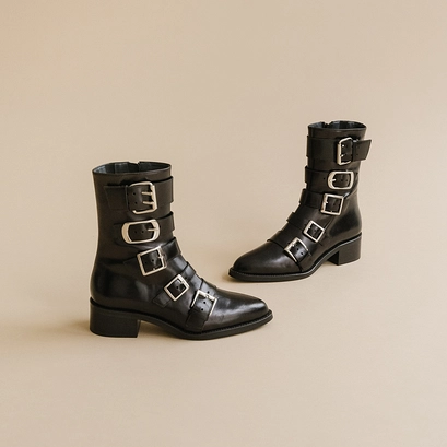 Boots &agrave; sangles et bouts pointus en cuir noir | DIORA | Jonak