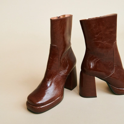 Bottines à plateformes et bouts carrés marron