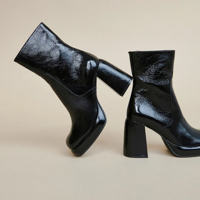 Bottines à plateformes et bouts carrés noir