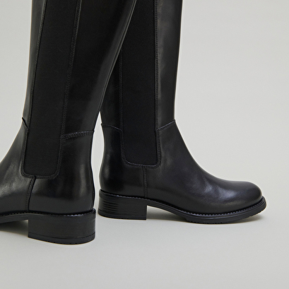 Bottes plates à bouts ronds en cuir noir | ASPER | Jonak