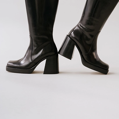 Bottes hautes &agrave; talons &eacute;pais et bouts ca... en cuir noir taille mollet M | BONBON