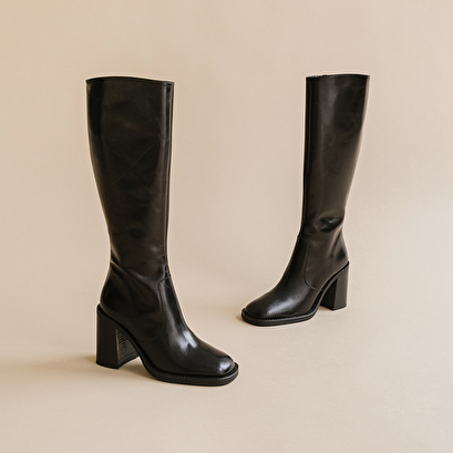 Bottes à talons et bouts carrés en cuir noir | DALLE | Jonak