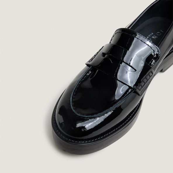 Mocassins à bouts ronds en vernis noir | MIRNA | Jonak