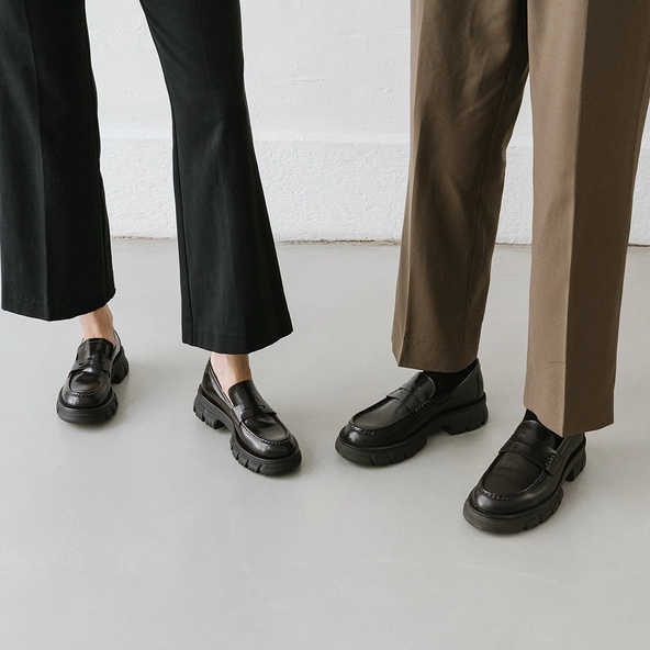 Mocassins à semelles crantées en cuir glacé marron | DIAQ | Jonak