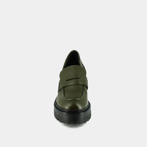 Mocassins à talons et semelles crantées... en cuir glacé kaki | RHUM | Jonak