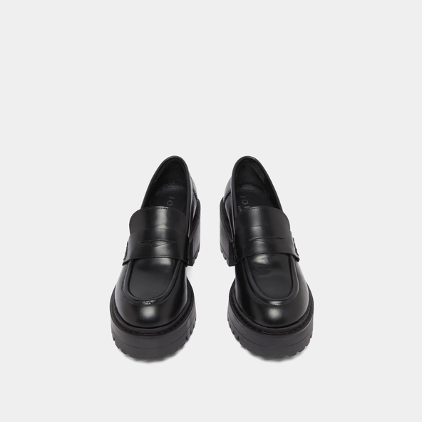 Mocassins à talons et semelles crantées.... en cuir glacé noir | RHUM | Jonak