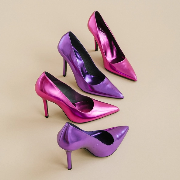Escarpins à bouts pointus et talons en cuir metallisé violet | DINERA | Jonak