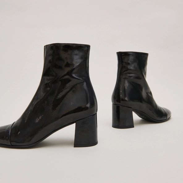 Bottines à talons en vernis plissé noir | DONIAMA | Jonak