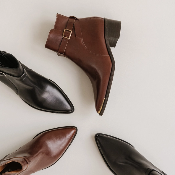 Boots à bouts pointus en cuir marron | ARGAN | Jonak