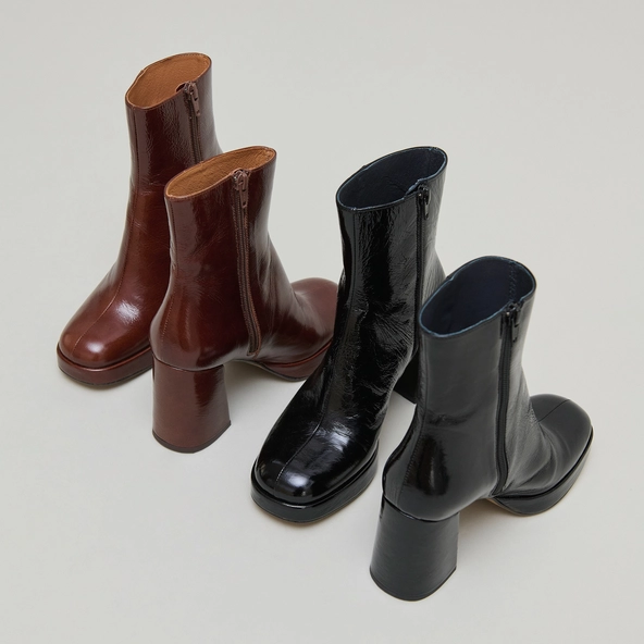 Bottines &agrave; plateformes et bouts carr&eacute;s en cuir brillant noir | VORIS | Jonak