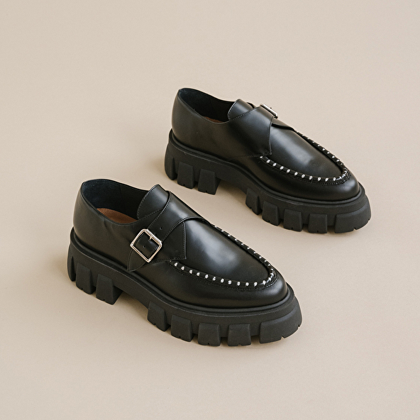 Mocassins à semelles crantées et détails... en cuir glacé noir | DESILIA | Jonak