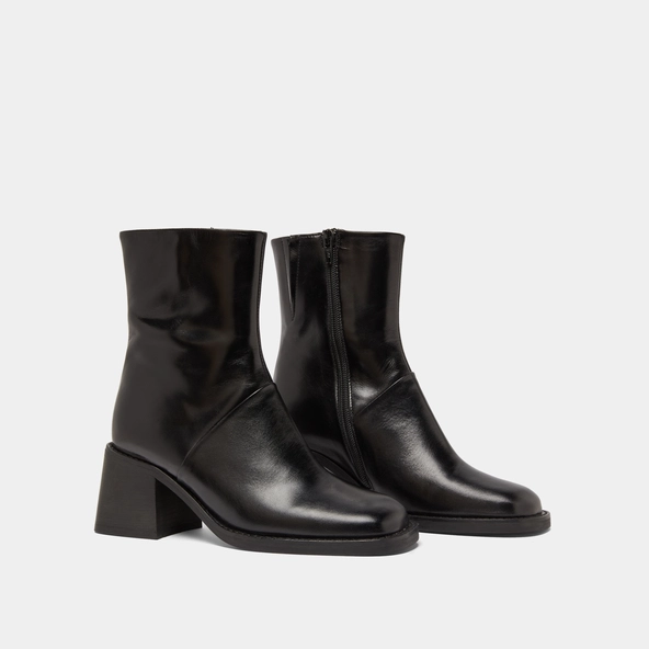Bottines à bouts carrés et coutures apparentes en cuir noir | DIOUMA | Jonak