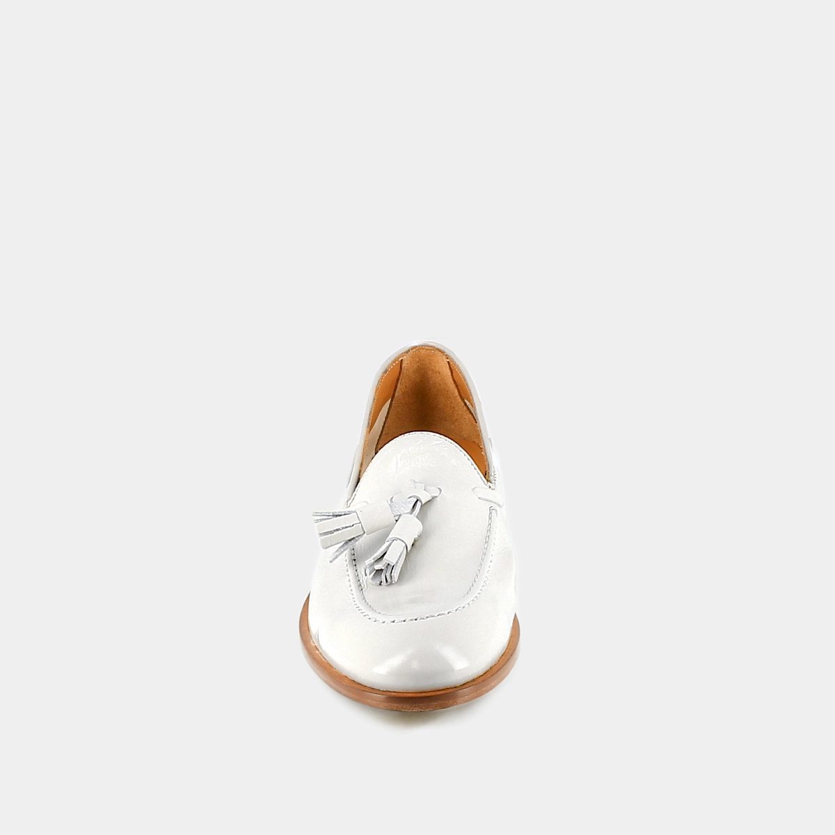 Mocassins à bouts ronds et pompons en vernis plissé écru | TIPHAINE | Jonak