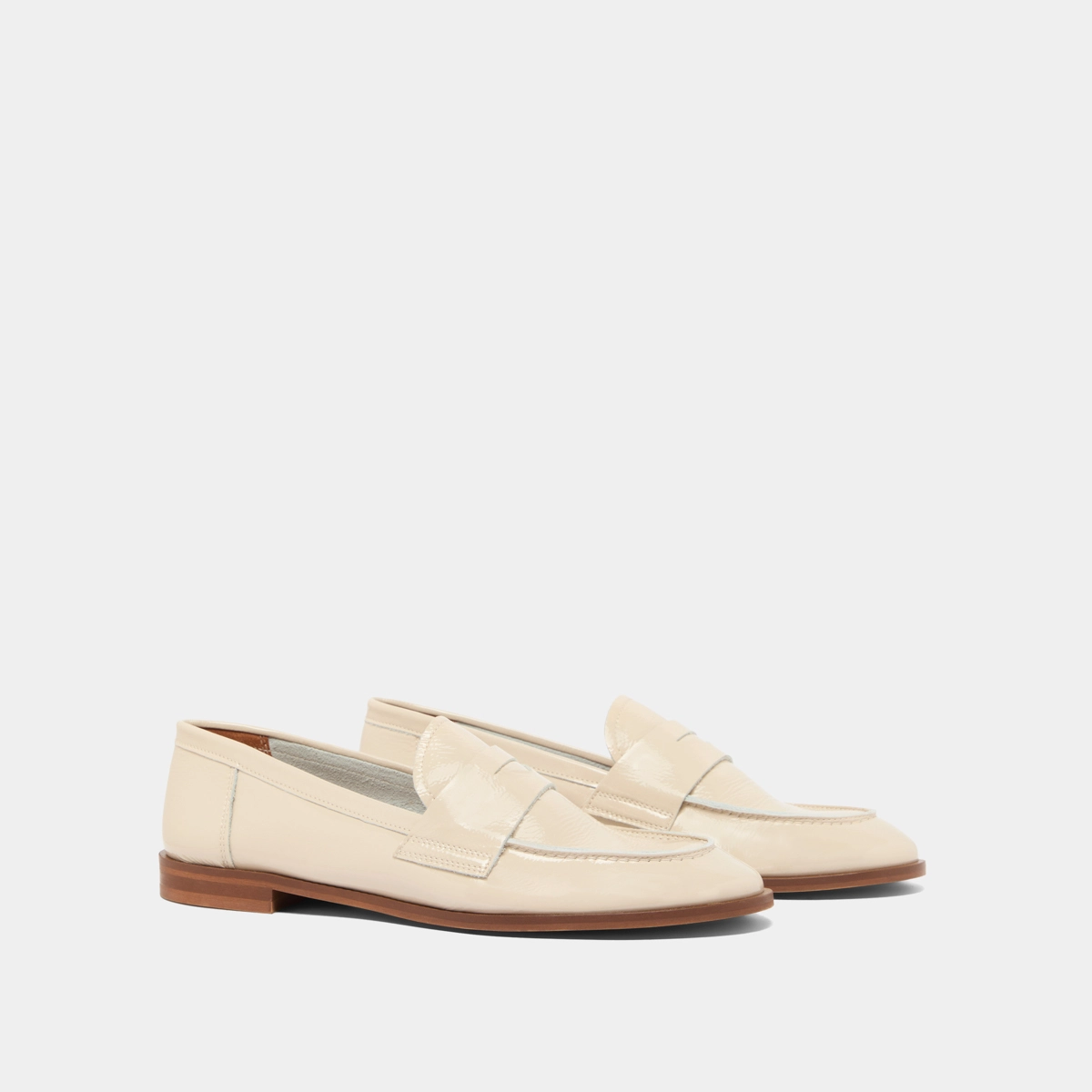 Mocassins à bouts ronds en vernis plissé écru | THELMA | Jonak