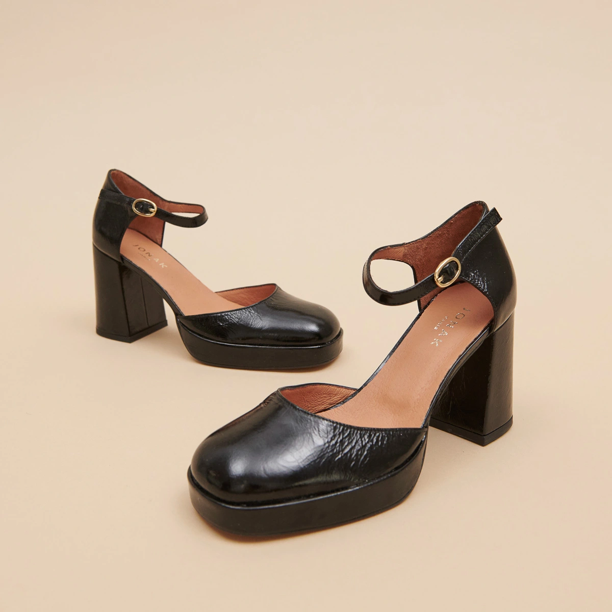 Babies &agrave; talons et bouts carr&eacute;s en cuir brillant noir | VERO | Jonak