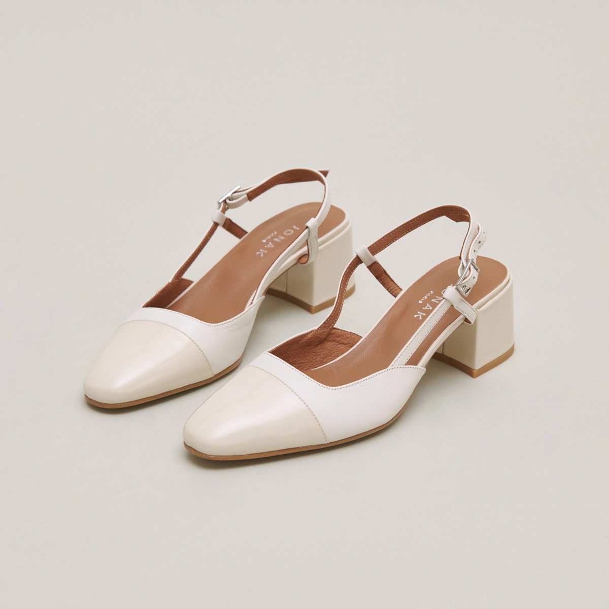 Slingbacks &agrave; petits talons en vernis et cuir &eacute;crus | DHAPOPY | Jonak