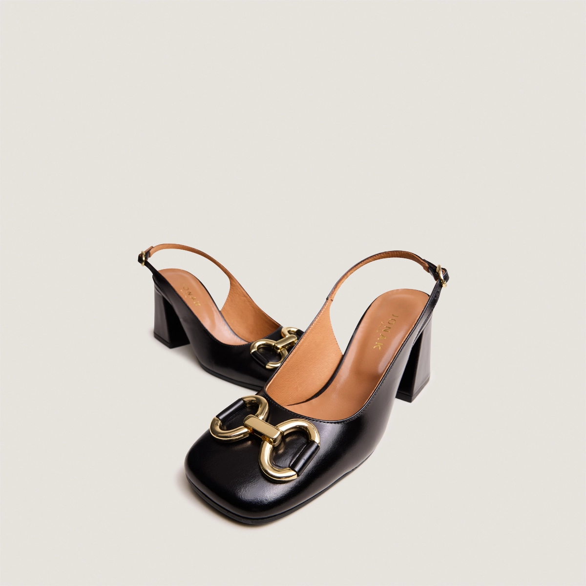 Escarpins à bouts carrés et mors dorés... en cuir noir | DOUBLE | Jonak